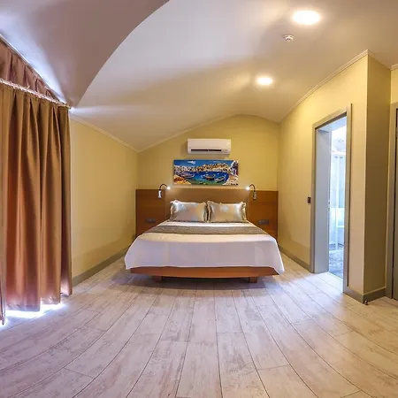 Centre Nocleg ze śniadaniem 4*