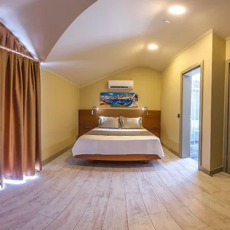 Centre Bed & Breakfast 4*