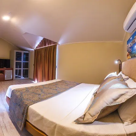 Centre Bed & Breakfast 4*