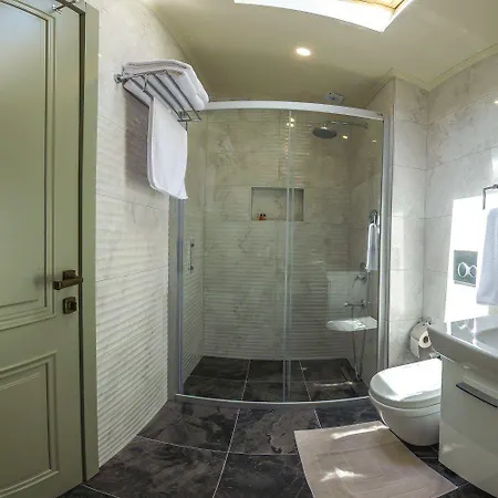 Bed & Breakfast Centre 4*